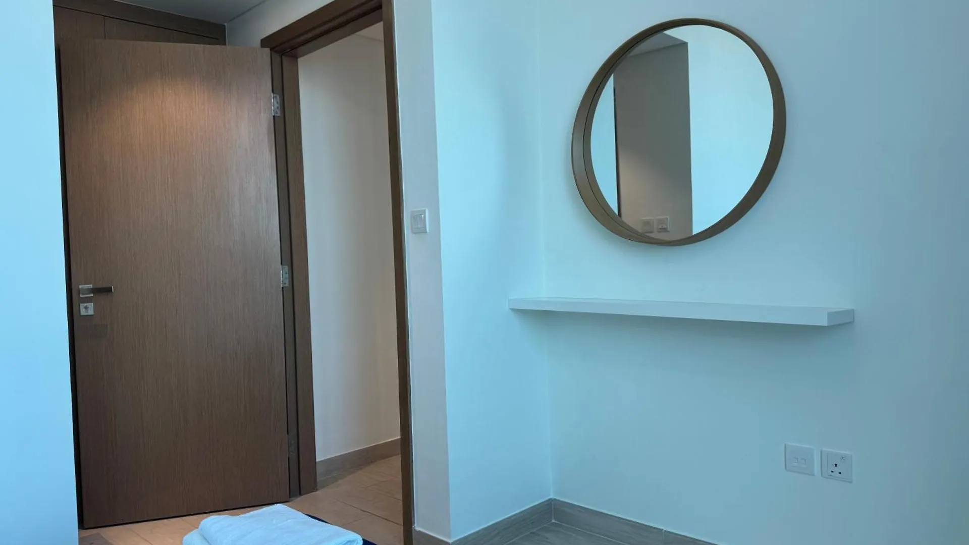 Ashri Luxurious Apartment With Breathtaking Views In Azizi Creek Views, Fawad Dubai