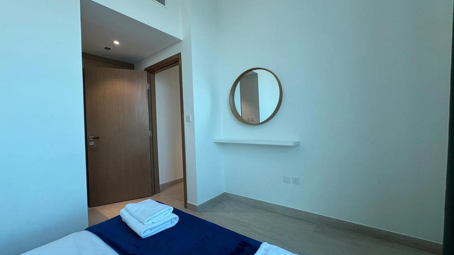 Ashri Luxurious Apartment With Breathtaking Views In Azizi Creek Views, Fawad Dubai