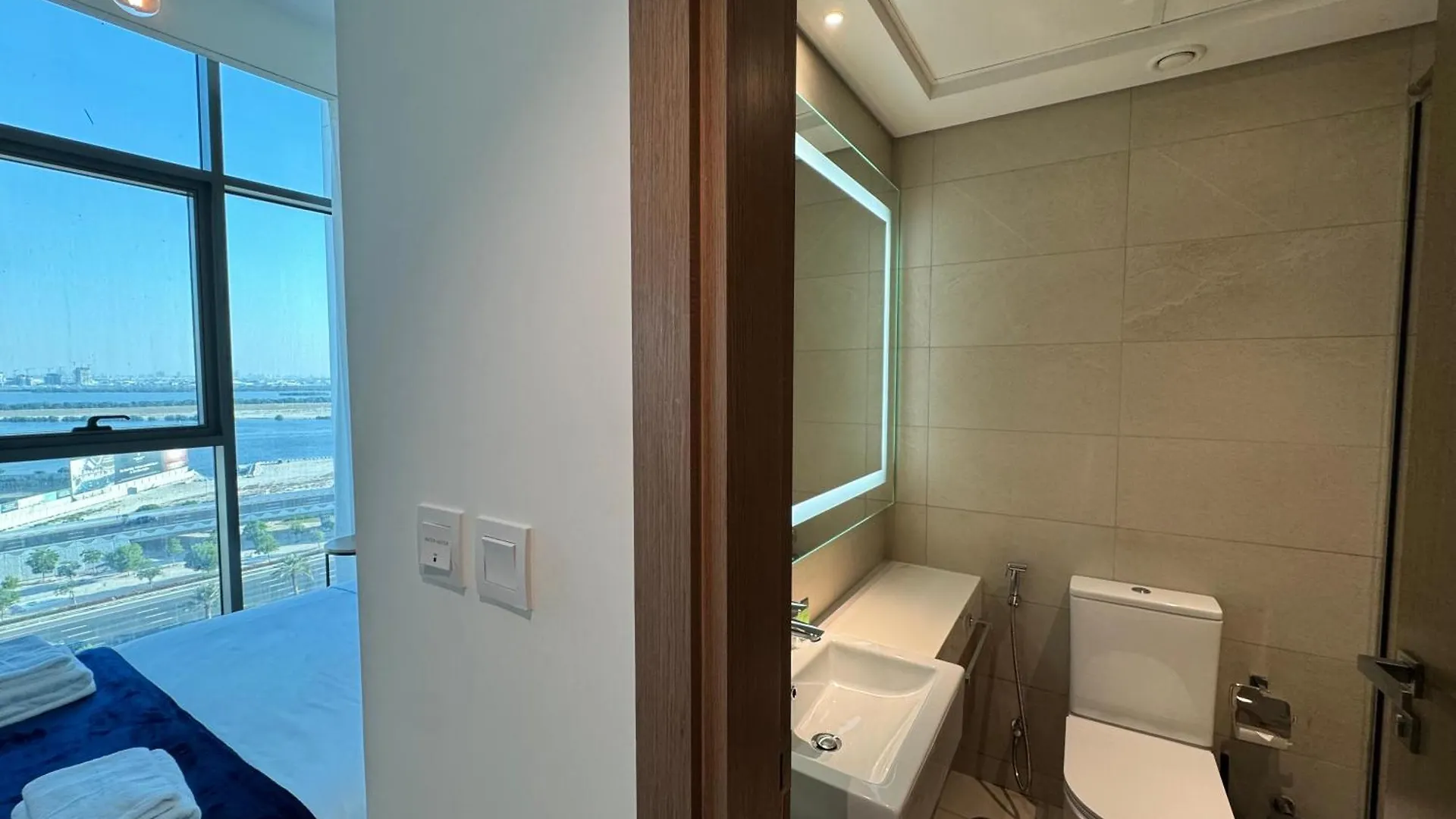 Ashri Luxurious Apartment With Breathtaking Views In Azizi Creek Views, Fawad Dubai United Arab Emirates