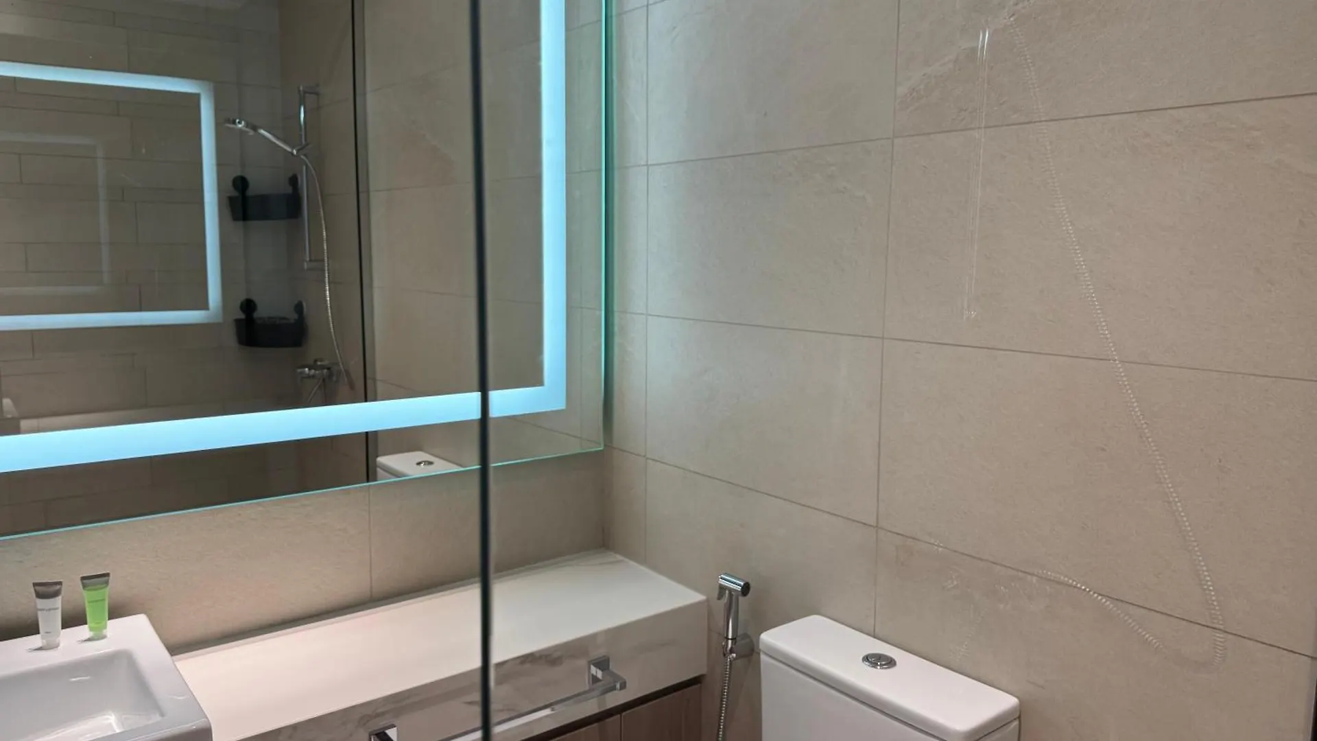 Ashri Luxurious Apartment With Breathtaking Views In Azizi Creek Views, Fawad Dubai 0*,