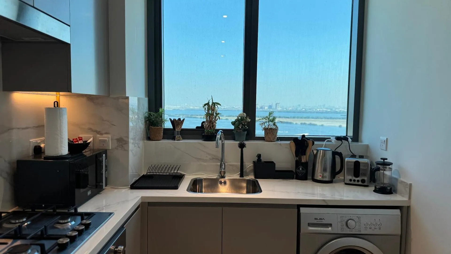Ashri Luxurious Apartment With Breathtaking Views In Azizi Creek Views, Fawad Dubai United Arab Emirates