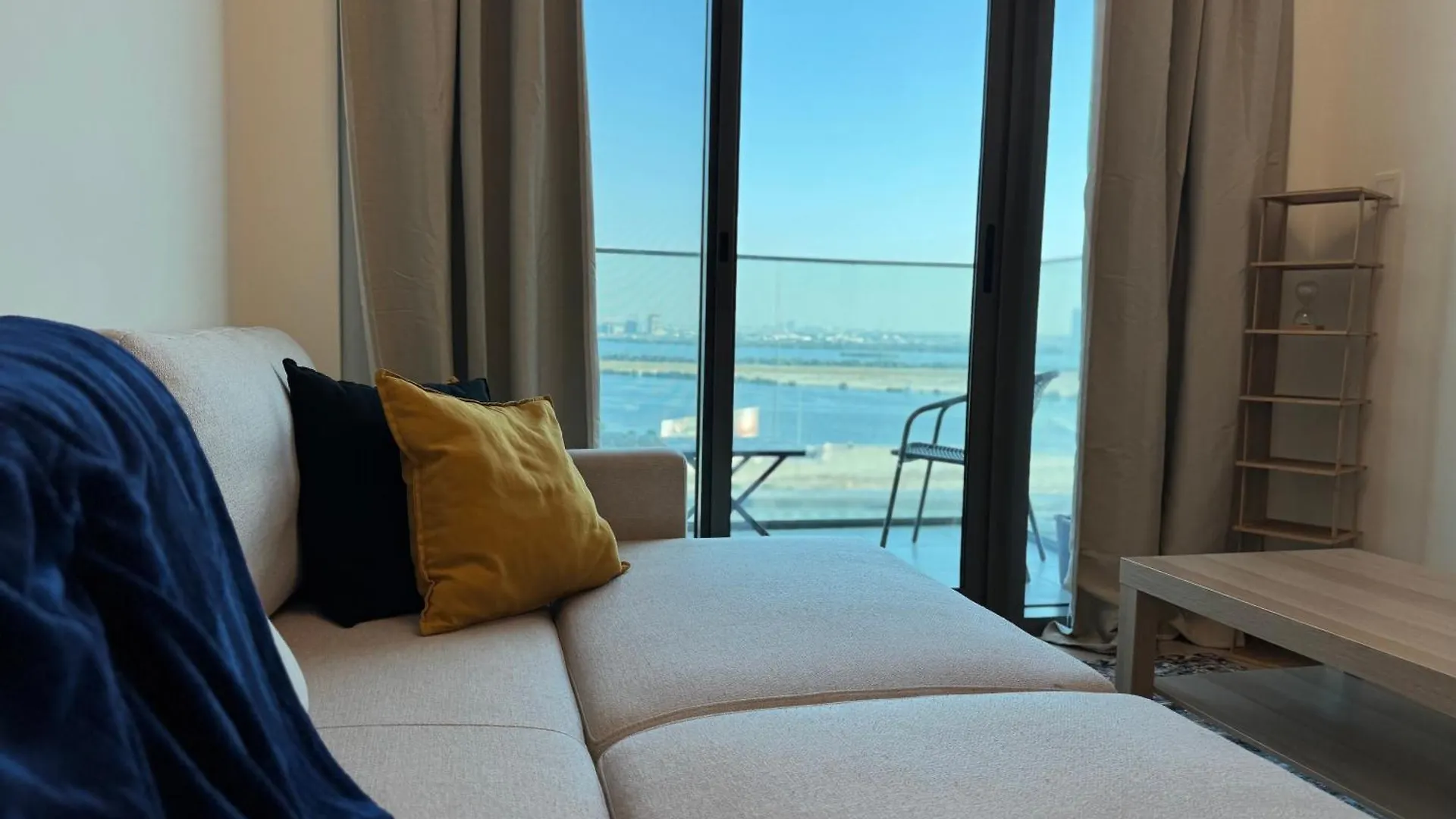 Ashri Luxurious Apartment With Breathtaking Views In Azizi Creek Views, Fawad Dubai