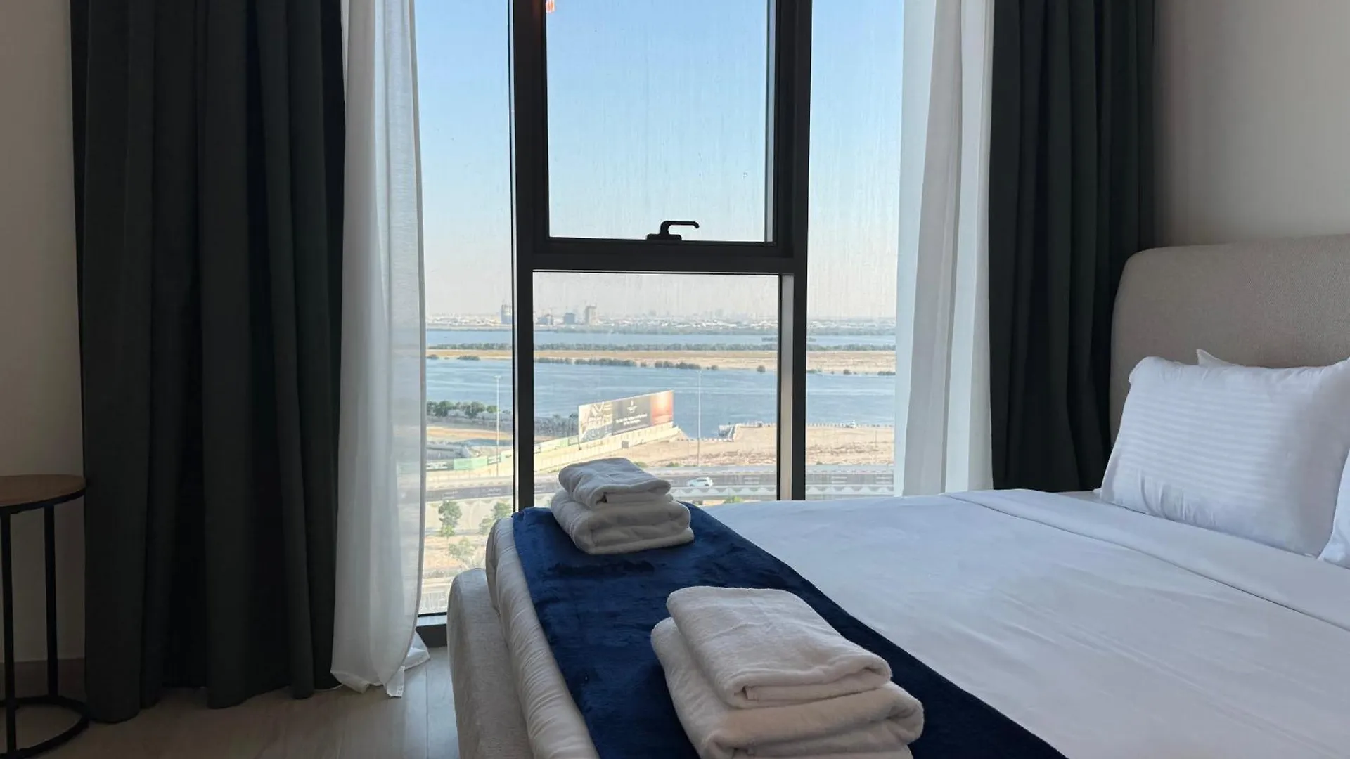 Ashri Luxurious Apartment With Breathtaking Views In Azizi Creek Views, Fawad Dubai