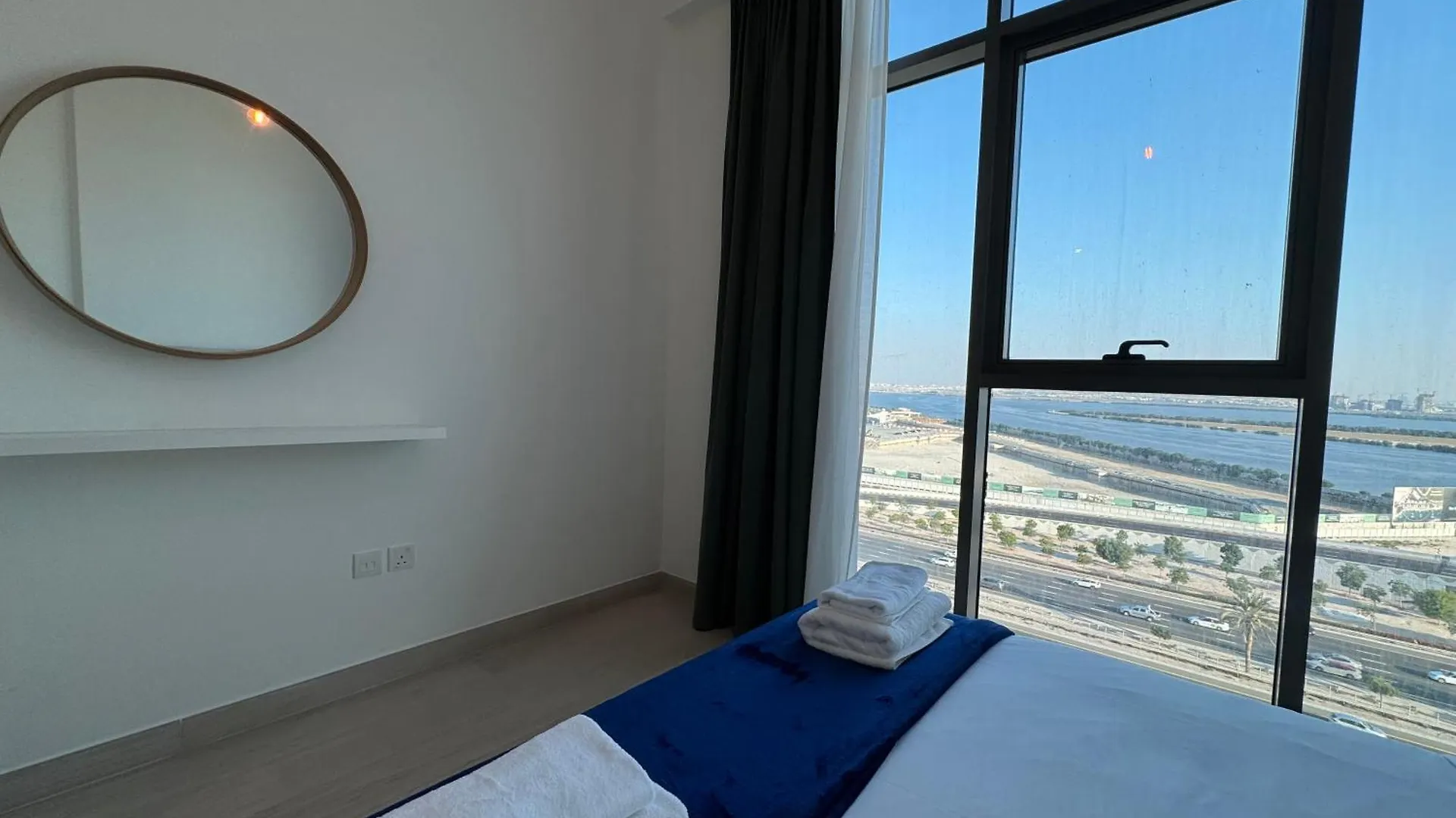 Ashri Luxurious Apartment With Breathtaking Views In Azizi Creek Views, Fawad Dubai