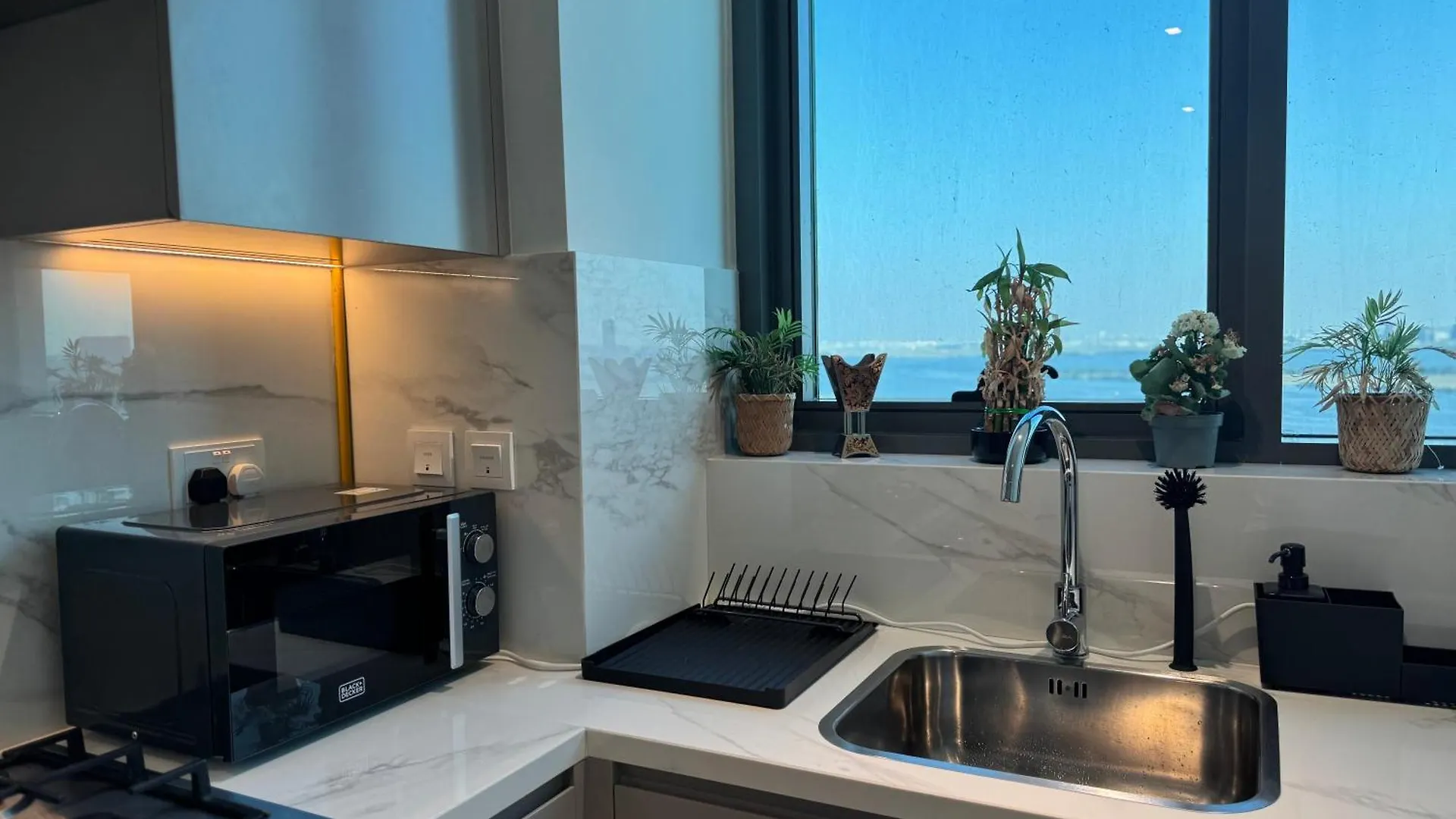 Ashri Luxurious Apartment With Breathtaking Views In Azizi Creek Views, Fawad Dubai
