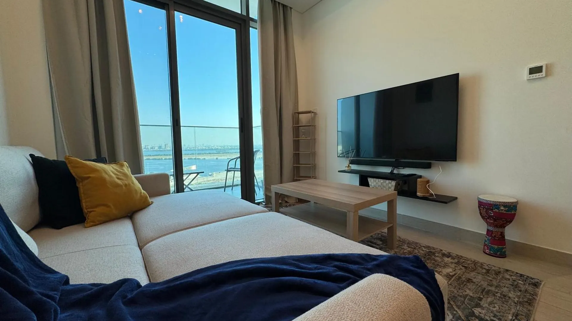 Ashri Luxurious Apartment With Breathtaking Views In Azizi Creek Views, Fawad Dubai