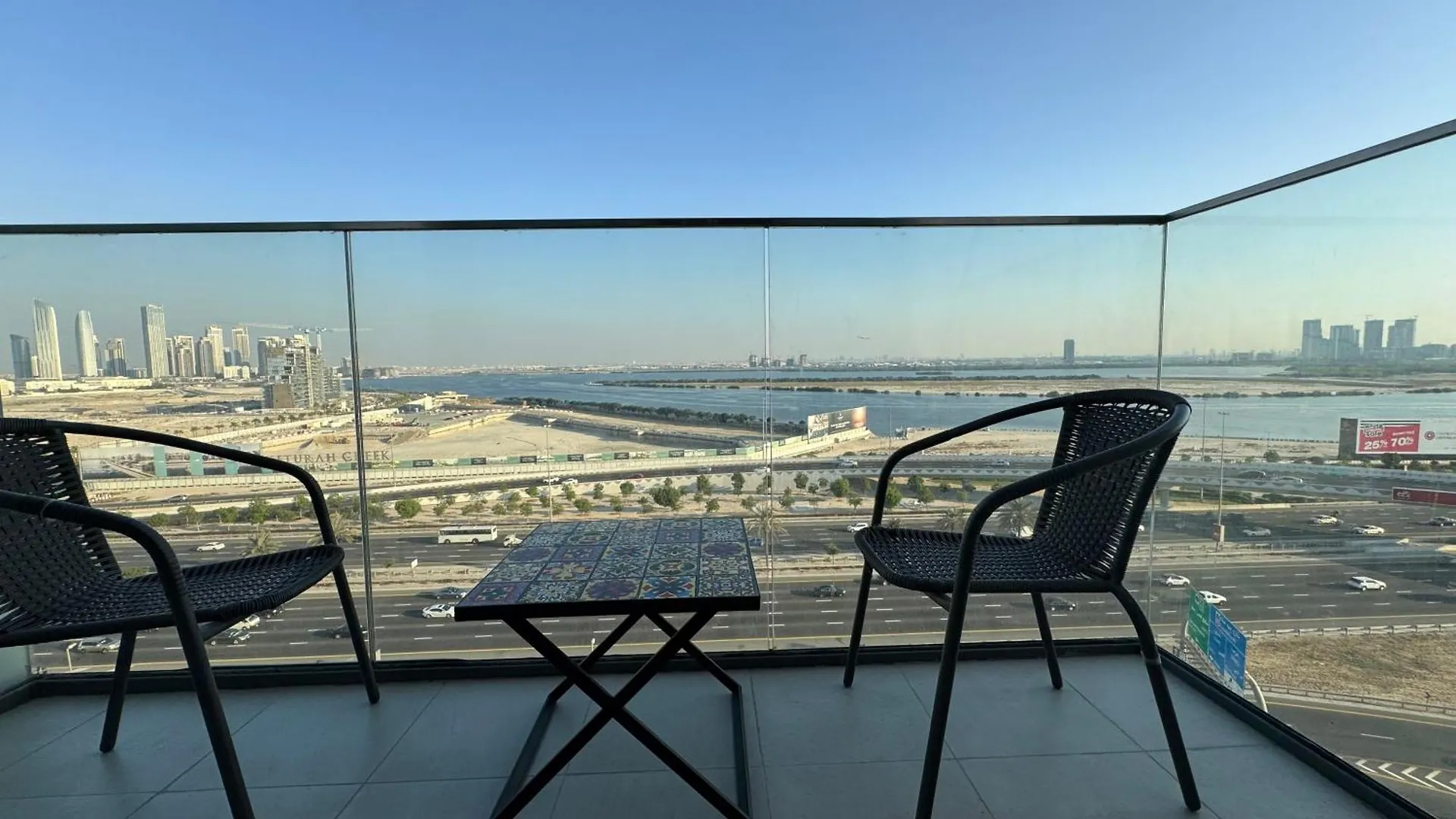 Ashri Luxurious Apartment With Breathtaking Views In Azizi Creek Views, Fawad Dubai United Arab Emirates