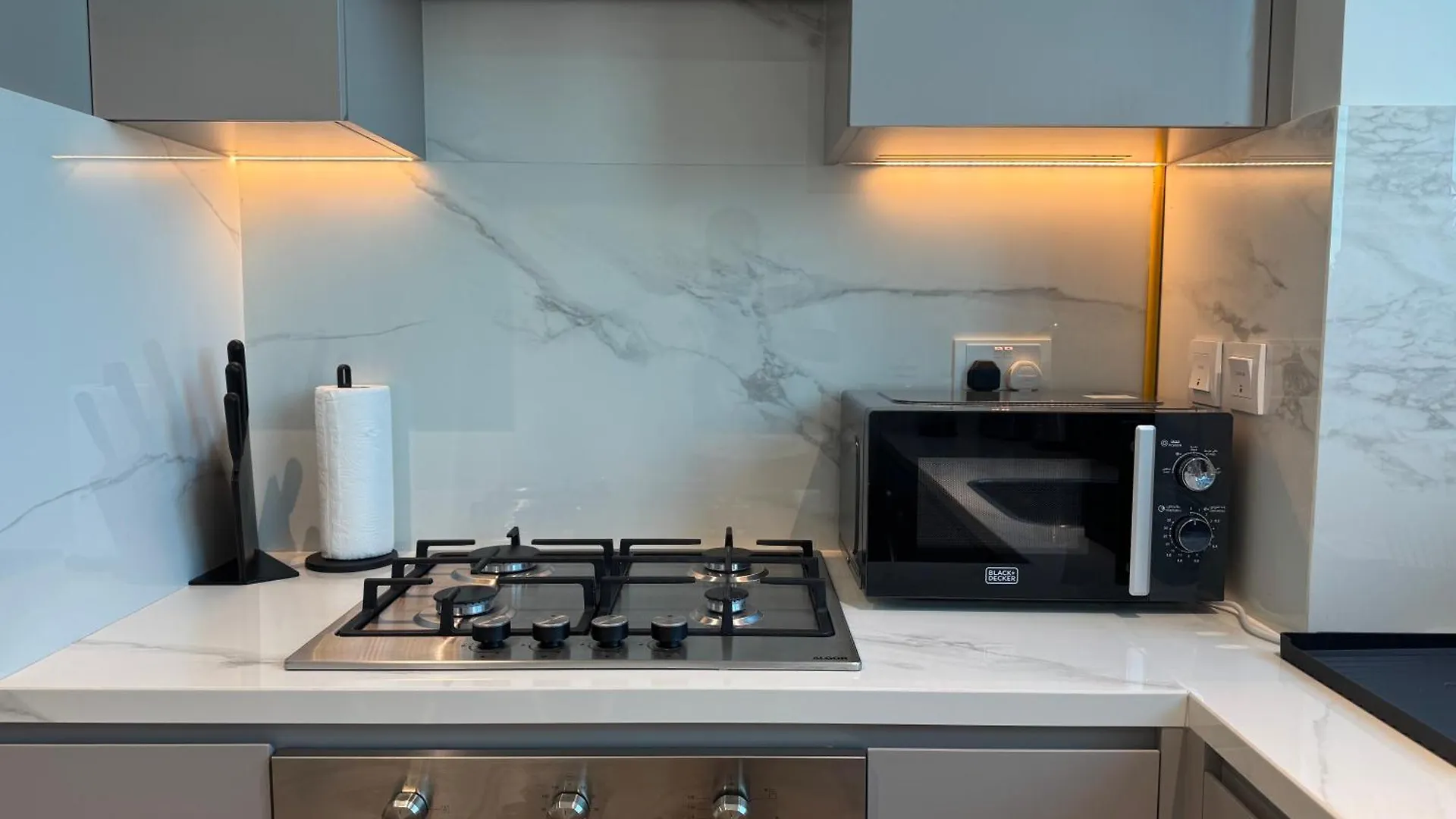Ashri Luxurious Apartment With Breathtaking Views In Azizi Creek Views, Fawad Dubai
