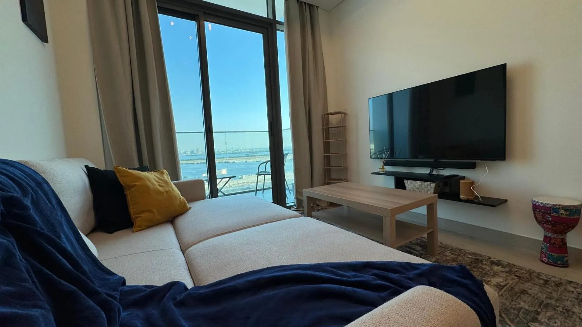 Ashri Luxurious Apartment With Breathtaking Views In Azizi Creek Views, Fawad Dubai